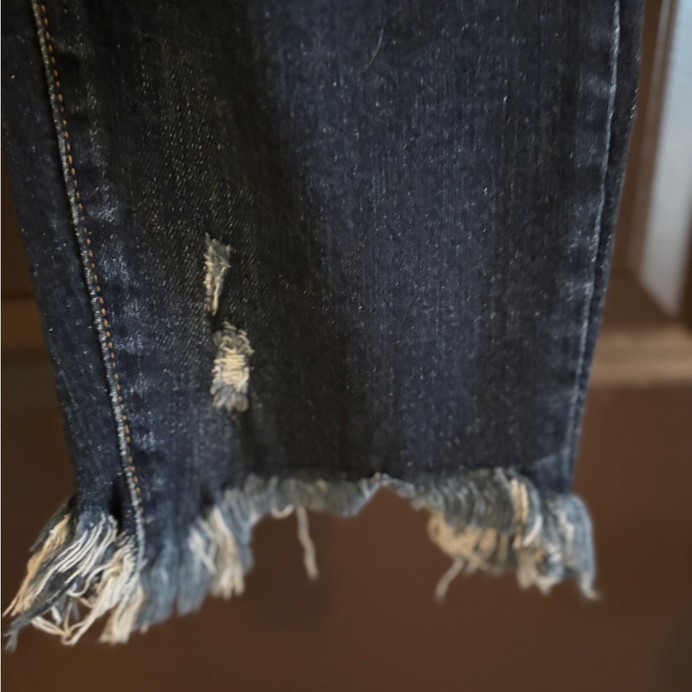 Judy Blue  shark bite jeans - Picture 3 of 6